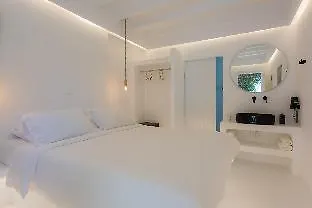 Smaragdi Hotel 3*