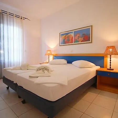 Smaragdi Hotel 3*